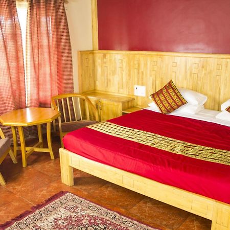 Porcupine Castle Hotel Polibetta Ngoại thất bức ảnh