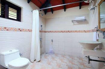 Porcupine Castle Hotel Polibetta Ngoại thất bức ảnh