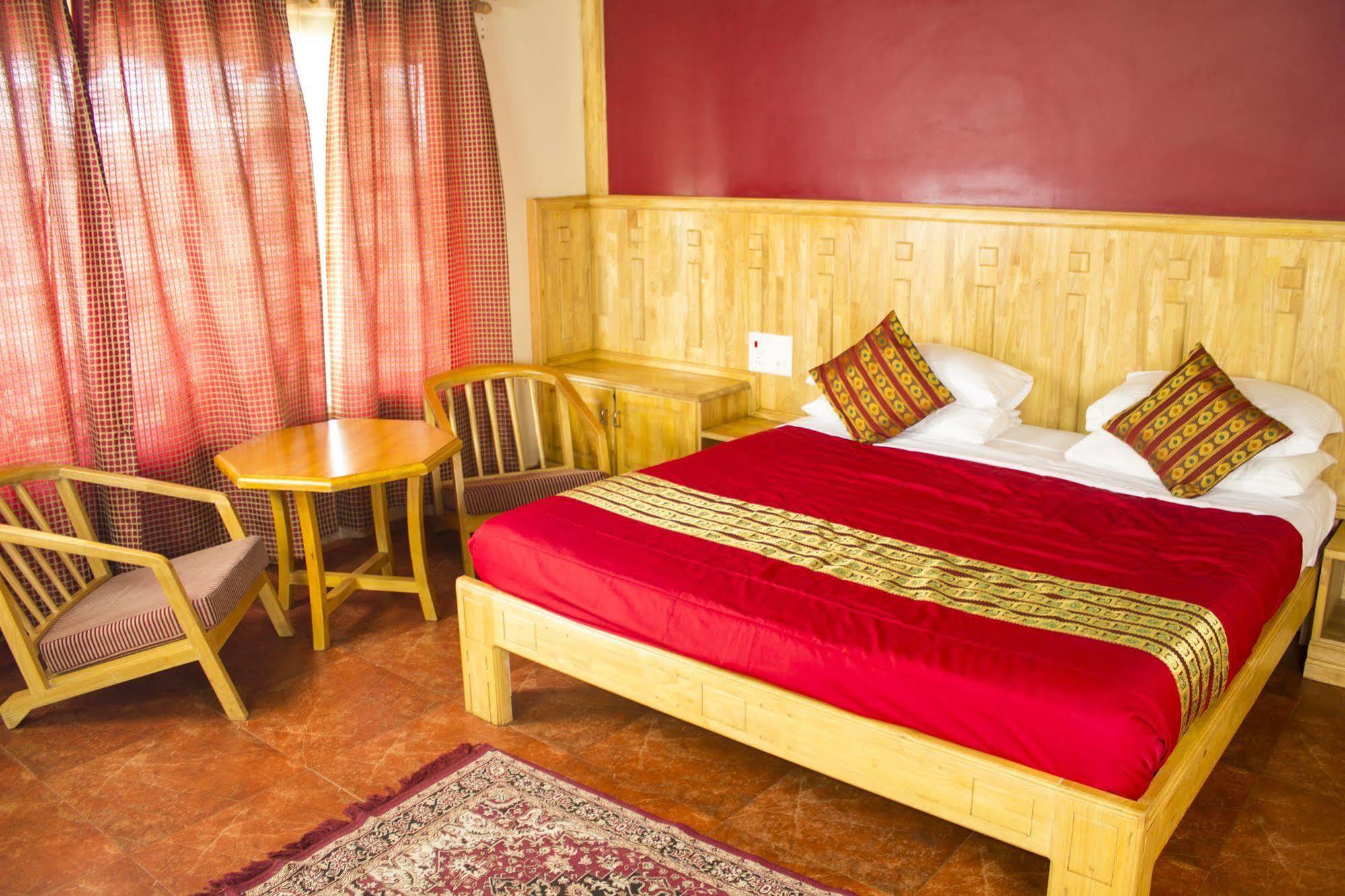 Porcupine Castle Hotel Polibetta Ngoại thất bức ảnh