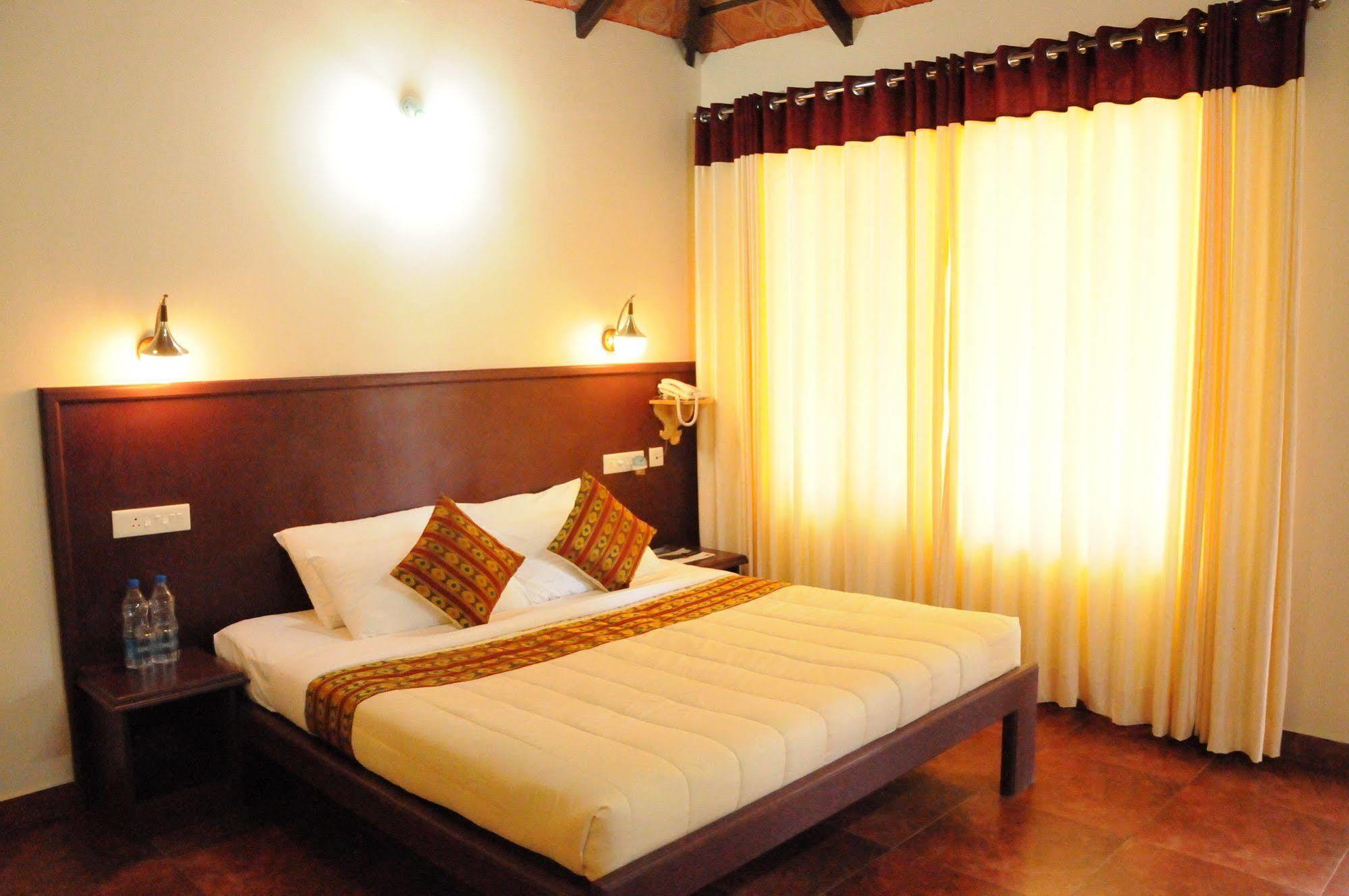 Porcupine Castle Hotel Polibetta Ngoại thất bức ảnh