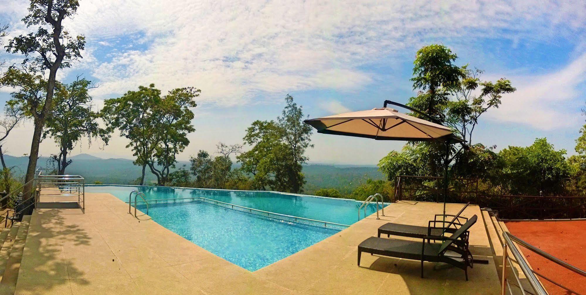 Porcupine Castle Hotel Polibetta Ngoại thất bức ảnh