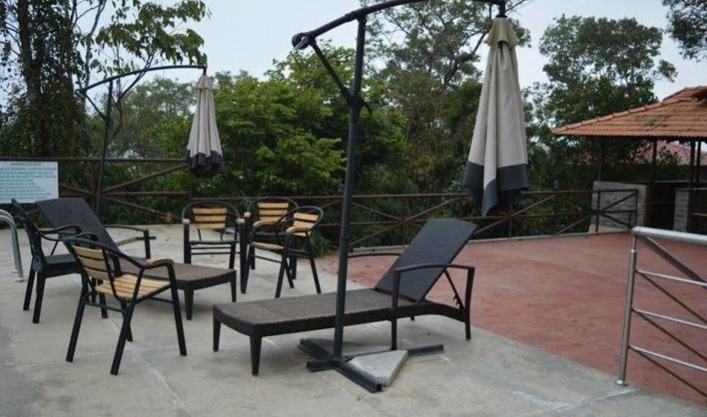 Porcupine Castle Hotel Polibetta Ngoại thất bức ảnh
